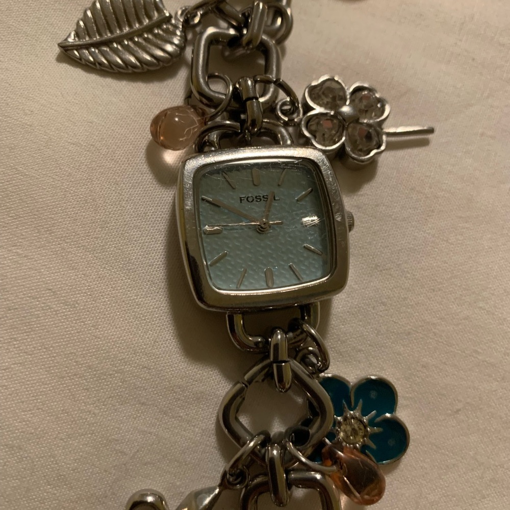 Fossil F2 Women's Silver Charm Bracelet Watch.